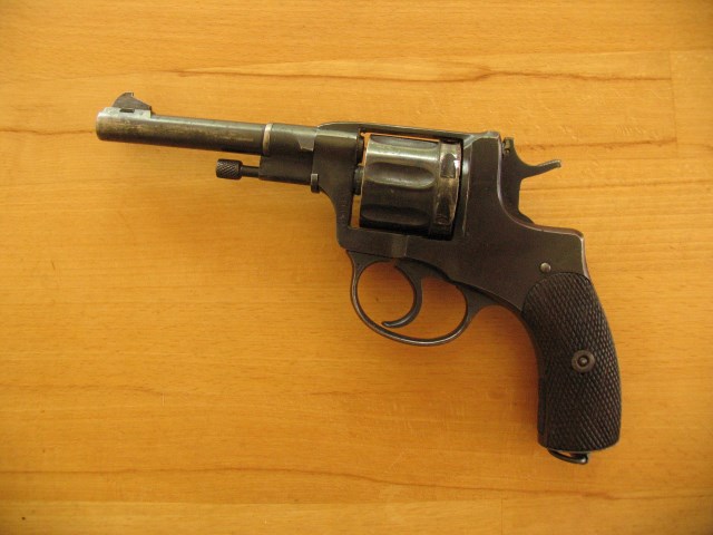 Revolveri_Nagant_M1895-1.jpg