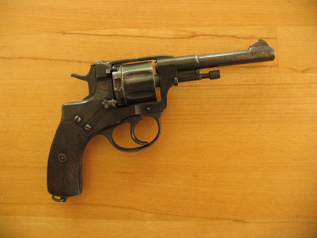 Revolveri_Nagant_M1895-2.jpg