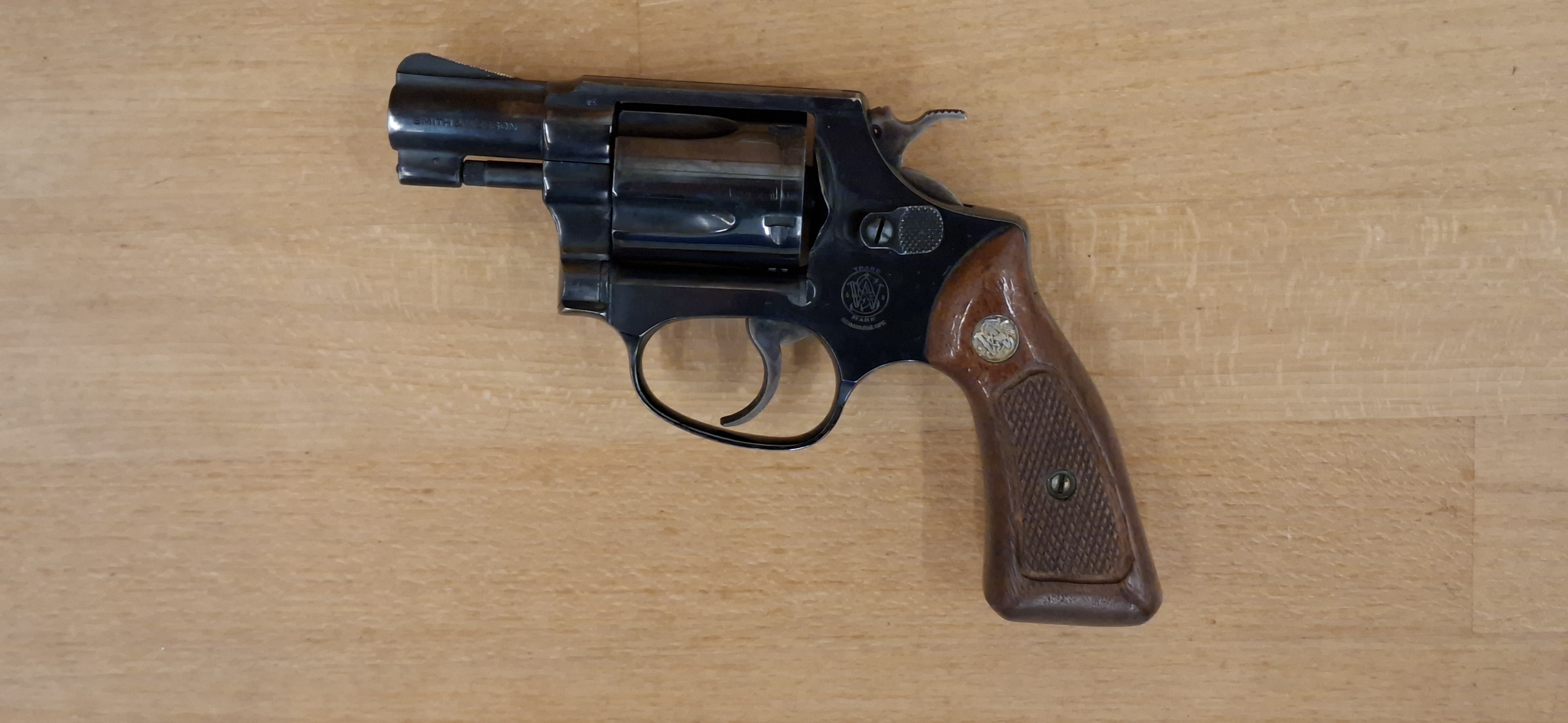 Smith-Wesson_192245.jpg