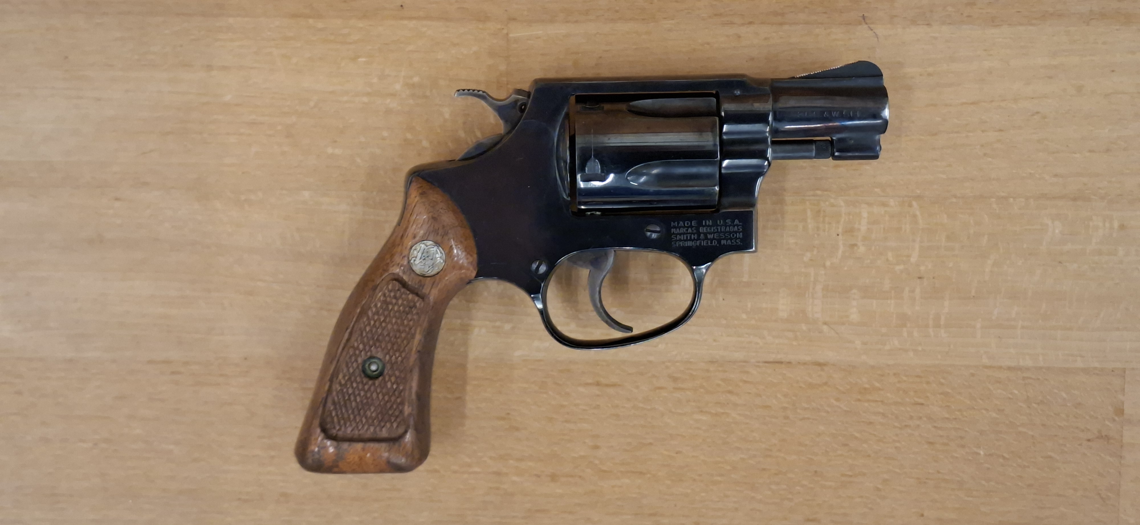 Smith-Wesson_192301.jpg